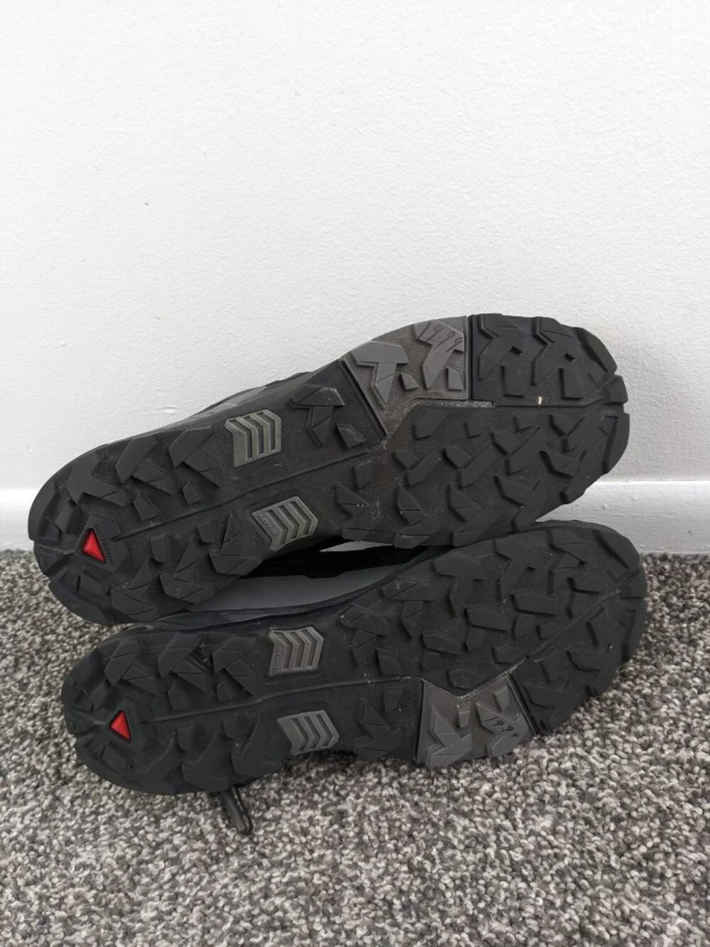 Salomon ADV/C Gore-Tex Men’s Size 9.5 Black Trail Hiking Shoes *Flaw